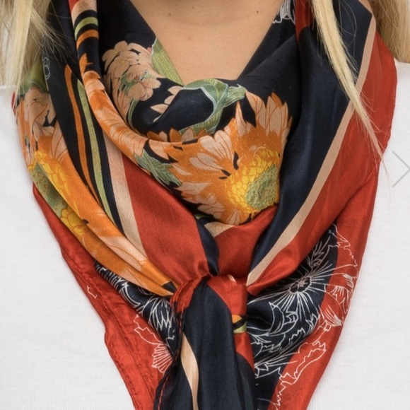 Johnny Was silk scarf - Picture 3 of 9
